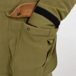 Swazi Wapiti XP Waterproof Jacket Tussock Green XS 18 Swazi Wapiti XP Waterproof Jacket Tussock Green XS -Swanndri Sales wapitixp rwsv tussockdetailshot2